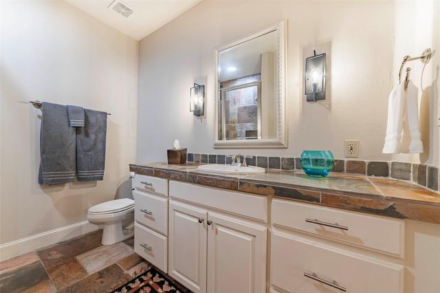 213 Beaver CIR, Horseshoe Bay, TX 78657