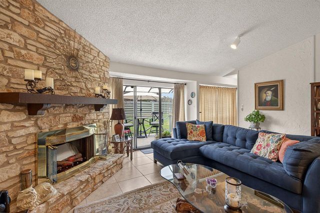 104 S Big Spur 7, Horseshoe Bay, TX 78657