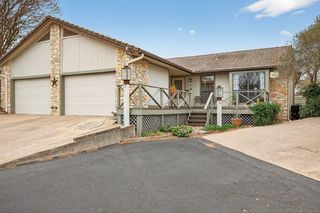 104 S Big Spur 7, Horseshoe Bay, TX 78657