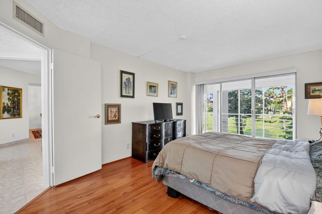 3810 Via Poinciana 206, Lake Worth, FL 33467