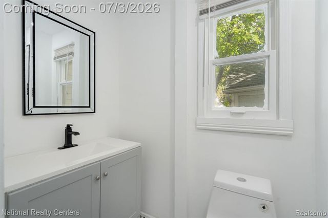 8104 Jackson Avenue, Warren, MI 48089