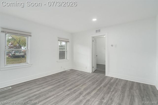 8104 Jackson Avenue, Warren, MI 48089