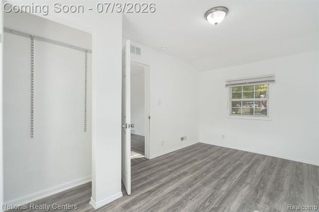 8104 Jackson Avenue, Warren, MI 48089