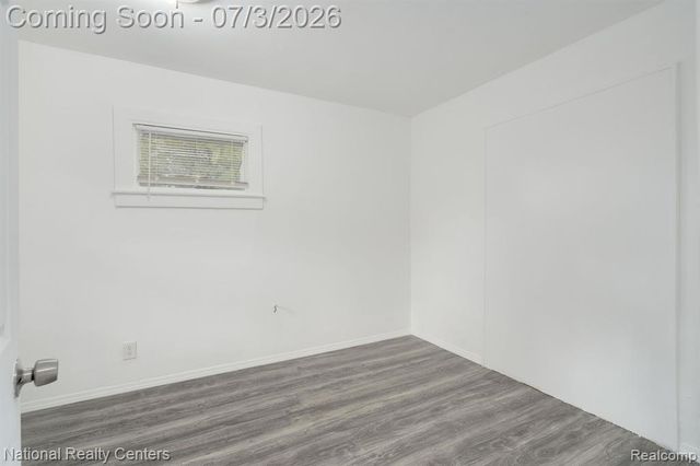 8104 Jackson Avenue, Warren, MI 48089