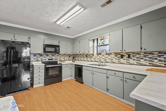 2436 Allegheny Loop Rd, Maryville, TN 37803