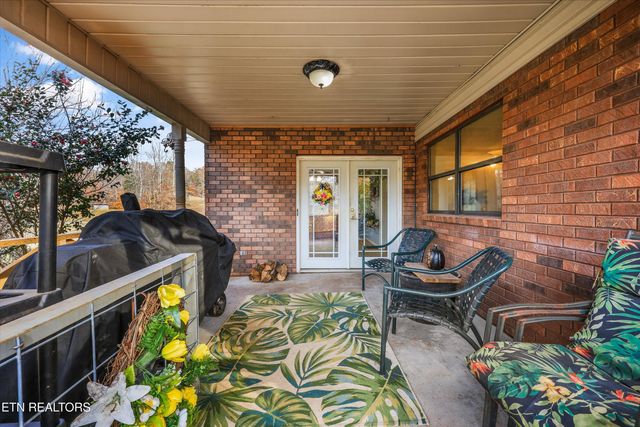 2436 Allegheny Loop Rd, Maryville, TN 37803