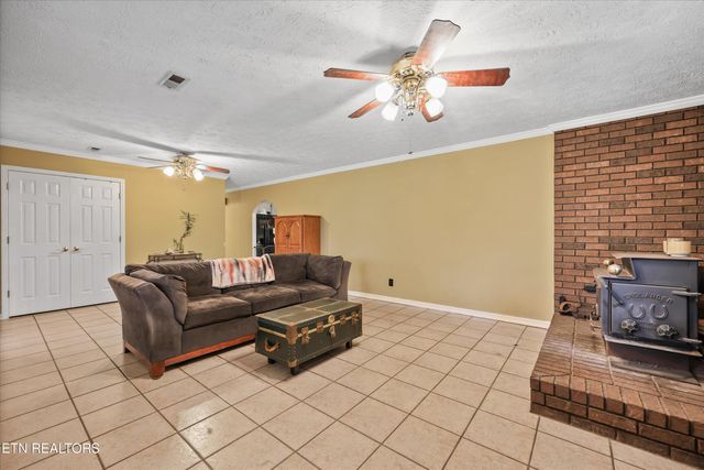 2436 Allegheny Loop Rd, Maryville, TN 37803