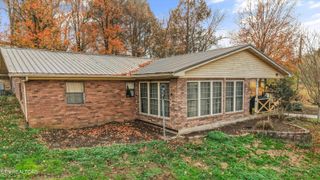 2436 Allegheny Loop Rd, Maryville, TN 37803