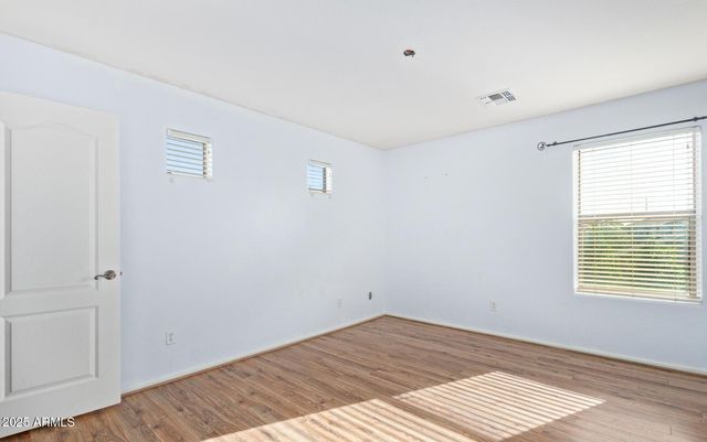 5659 W LOMA Lane, Glendale, AZ 85302