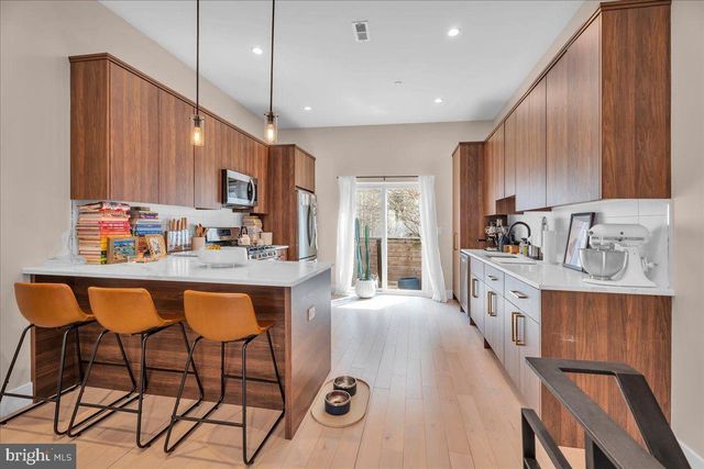 2404 FEDERAL ST, Philadelphia, PA 19146