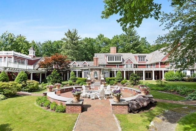 113 Juggler Meadow Rd, Leverett, MA 01054