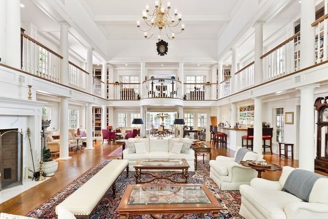 113 Juggler Meadow Rd, Leverett, MA 01054