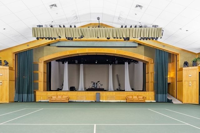 113 Juggler Meadow Rd, Leverett, MA 01054