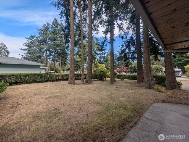 1911 Peacock Lane, Oak Harbor, WA 98277