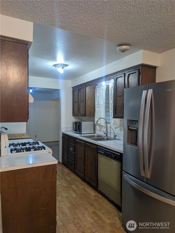 1911 Peacock Lane, Oak Harbor, WA 98277