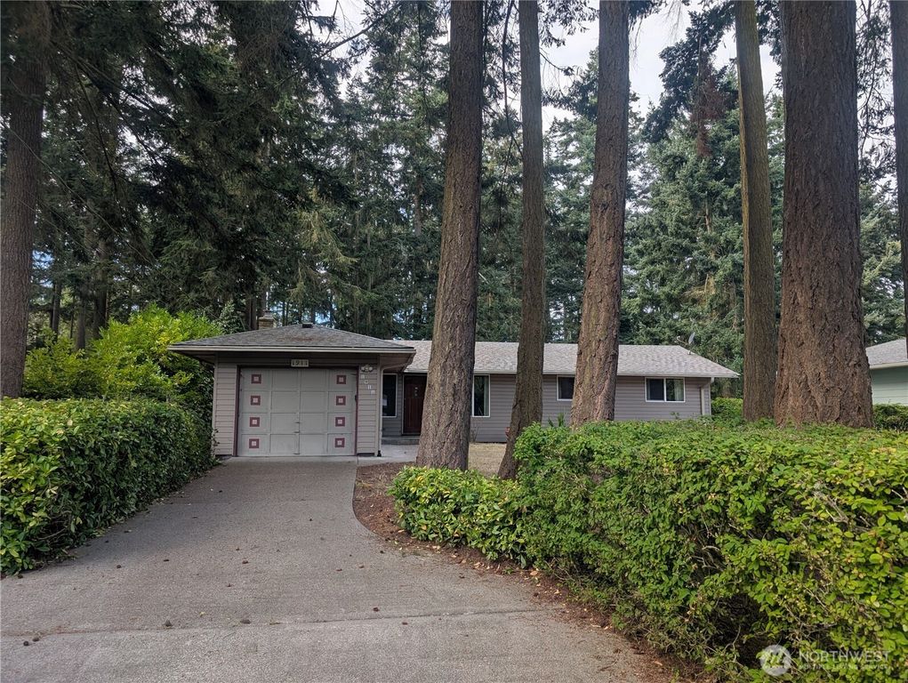 1911 Peacock Lane, Oak Harbor, WA 98277