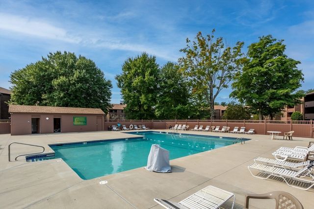 17 Davis Rd C9, Acton, MA 01720