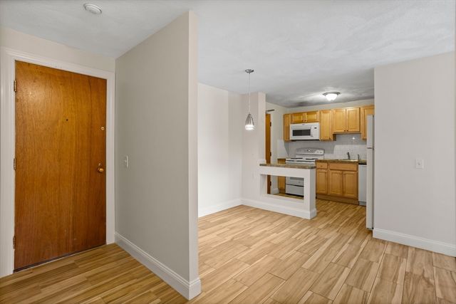 17 Davis Rd C9, Acton, MA 01720