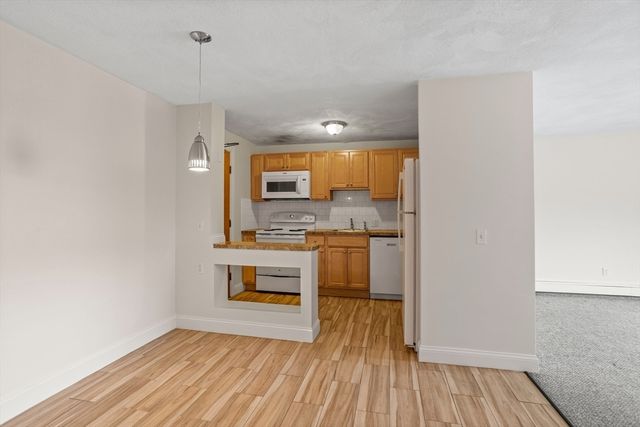 17 Davis Rd C9, Acton, MA 01720