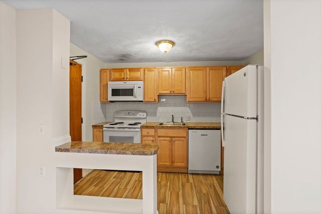 17 Davis Rd C9, Acton, MA 01720