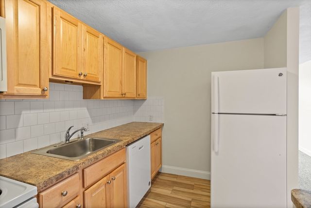 17 Davis Rd C9, Acton, MA 01720