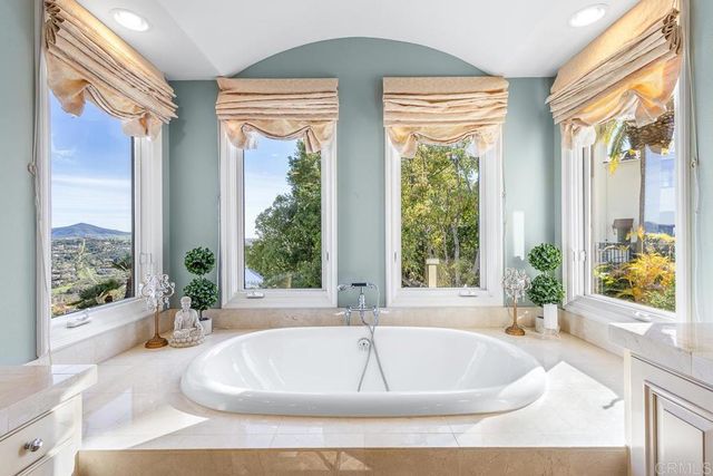 7729 Calle Amanacer, Rancho Santa Fe, CA 92067