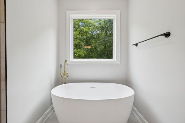 123 Casey Street, Brush Creek, TN 38547