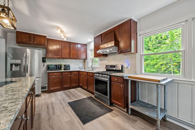 614 Ridgeway Drive, Burlington, NC 27217