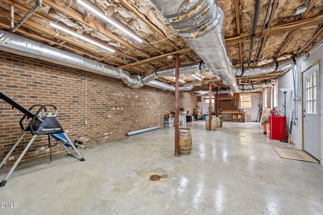 614 Ridgeway Drive, Burlington, NC 27217