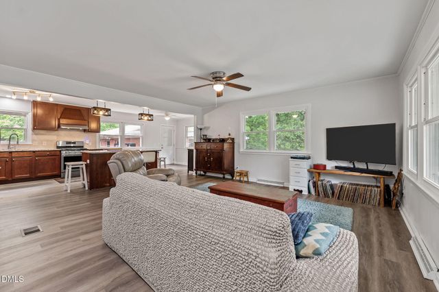 614 Ridgeway Drive, Burlington, NC 27217