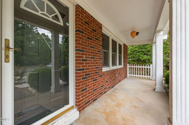 614 Ridgeway Drive, Burlington, NC 27217