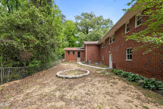 614 Ridgeway Drive, Burlington, NC 27217