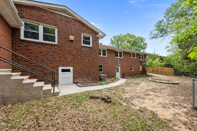 614 Ridgeway Drive, Burlington, NC 27217