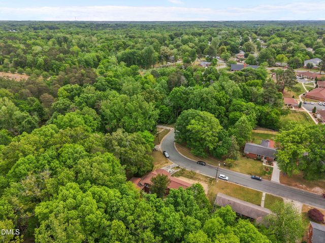 614 Ridgeway Drive, Burlington, NC 27217