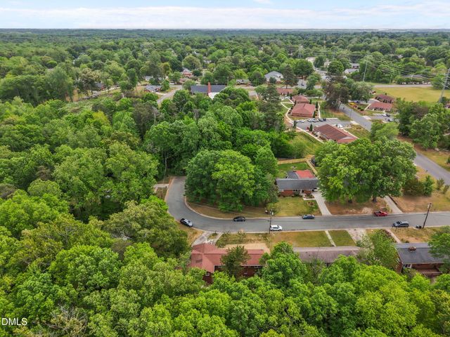 614 Ridgeway Drive, Burlington, NC 27217