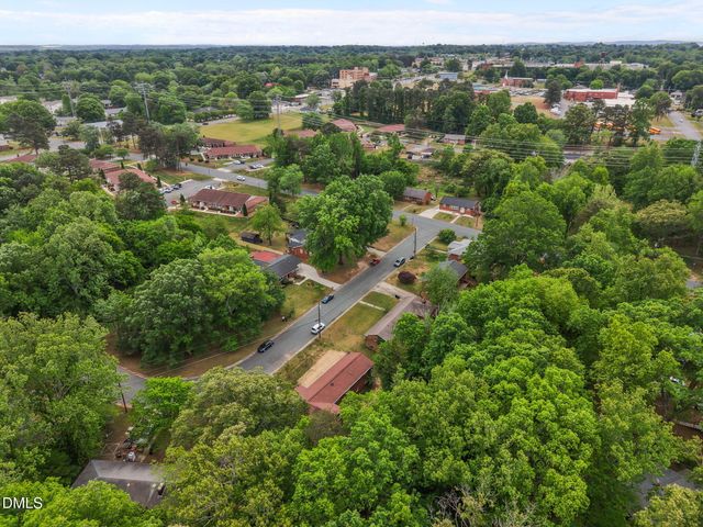 614 Ridgeway Drive, Burlington, NC 27217