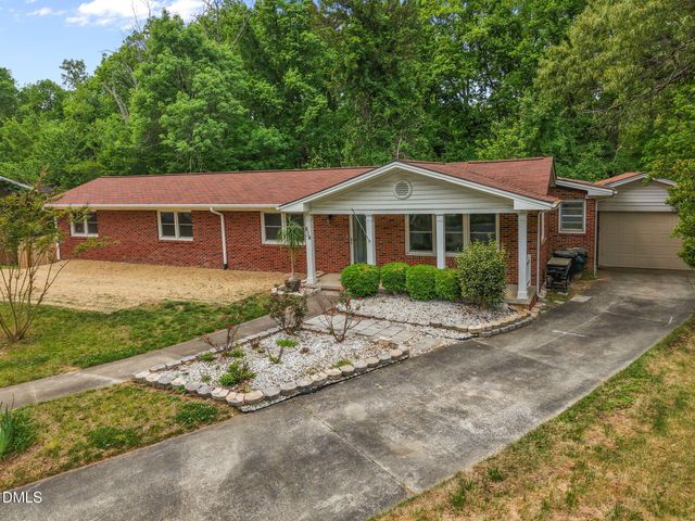 614 Ridgeway Drive, Burlington, NC 27217