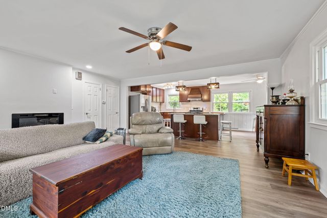 614 Ridgeway Drive, Burlington, NC 27217