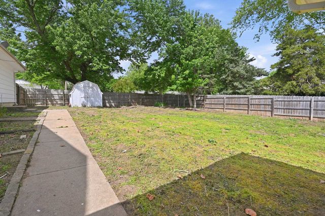 800 E Sunrise, Derby, KS 67037