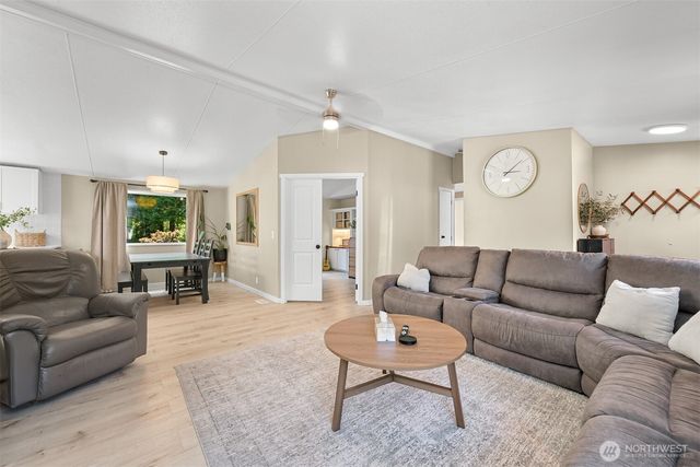 4702 Anderson Road, Blaine, WA 98230