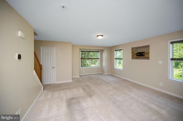 610 KENSINGTON DR, Fredericksburg, VA 22405