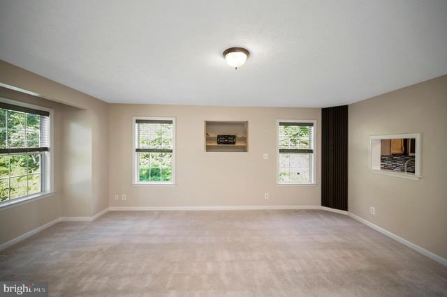 610 KENSINGTON DR, Fredericksburg, VA 22405