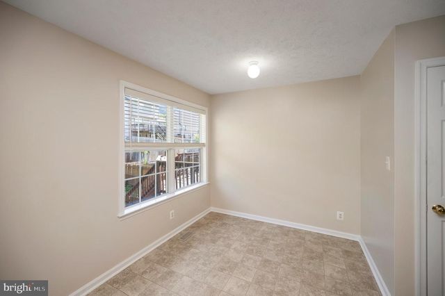 610 KENSINGTON DR, Fredericksburg, VA 22405