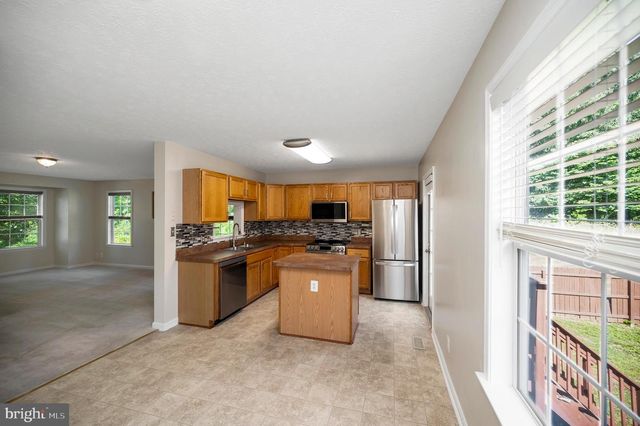 610 KENSINGTON DR, Fredericksburg, VA 22405