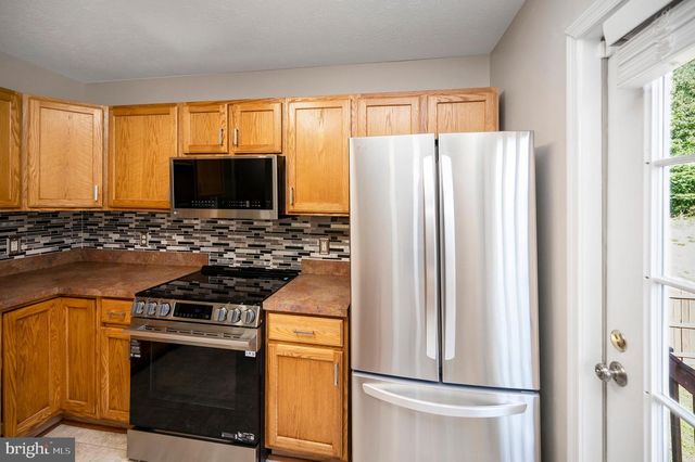 610 KENSINGTON DR, Fredericksburg, VA 22405