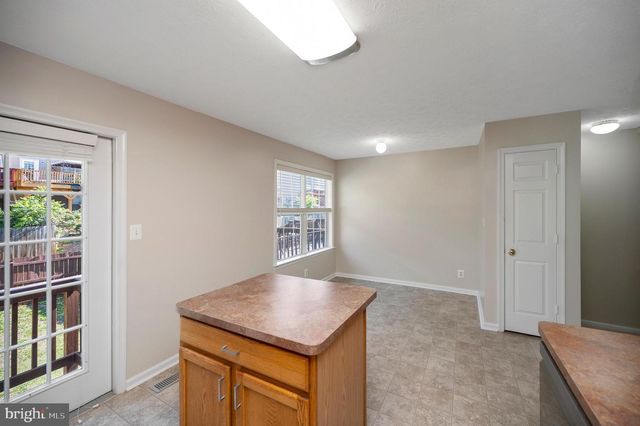 610 KENSINGTON DR, Fredericksburg, VA 22405