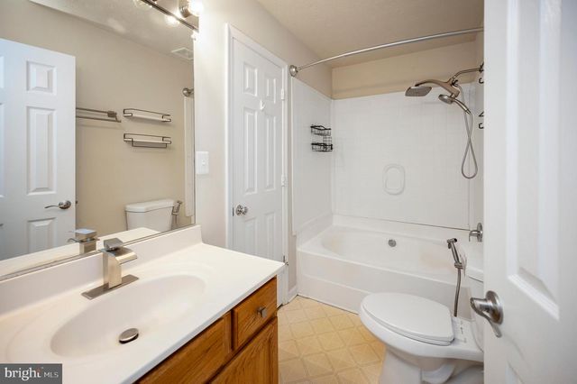 610 KENSINGTON DR, Fredericksburg, VA 22405