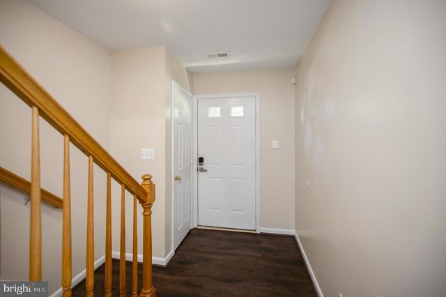 610 KENSINGTON DR, Fredericksburg, VA 22405
