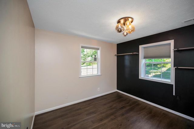 610 KENSINGTON DR, Fredericksburg, VA 22405