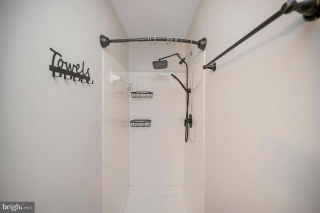 610 KENSINGTON DR, Fredericksburg, VA 22405